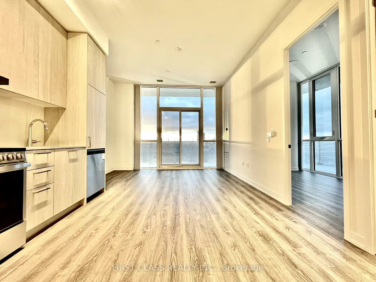 195, Commerce, Vaughan Corporate Centre, Vaughan