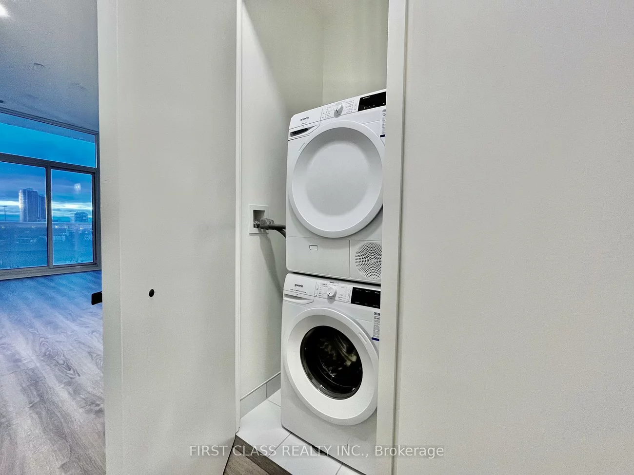 195, Commerce, Vaughan Corporate Centre, Vaughan