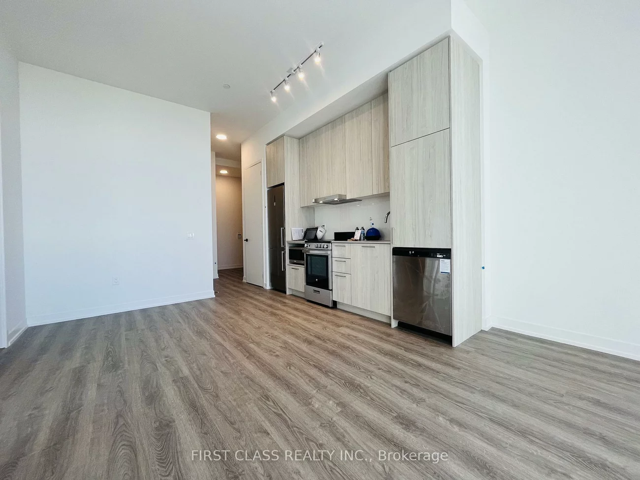 195, Commerce, Vaughan Corporate Centre, Vaughan