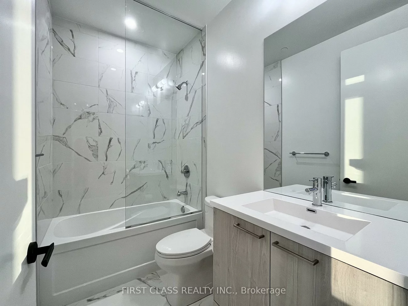 195, Commerce, Vaughan Corporate Centre, Vaughan