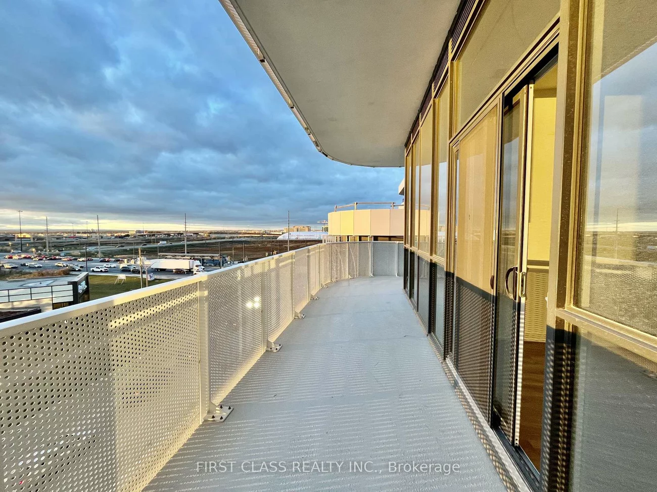 195, Commerce, Vaughan Corporate Centre, Vaughan