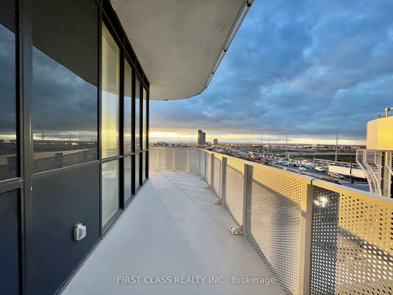 195, Commerce, Vaughan Corporate Centre, Vaughan