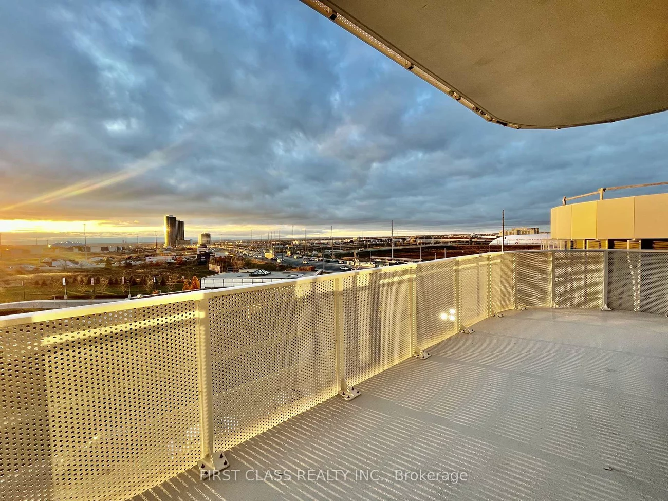 195, Commerce, Vaughan Corporate Centre, Vaughan