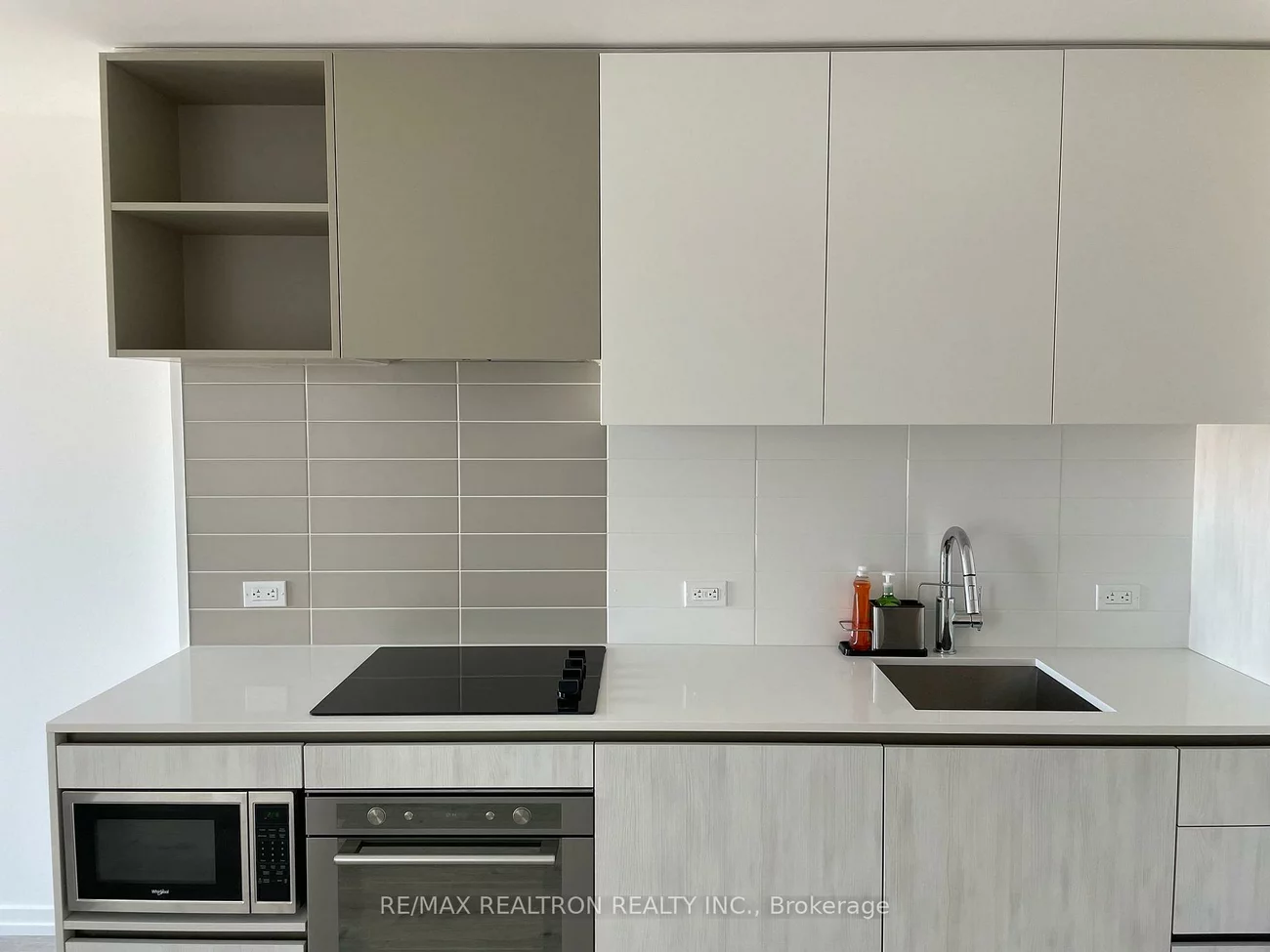 1000, Portage, Vaughan Corporate Centre, Vaughan