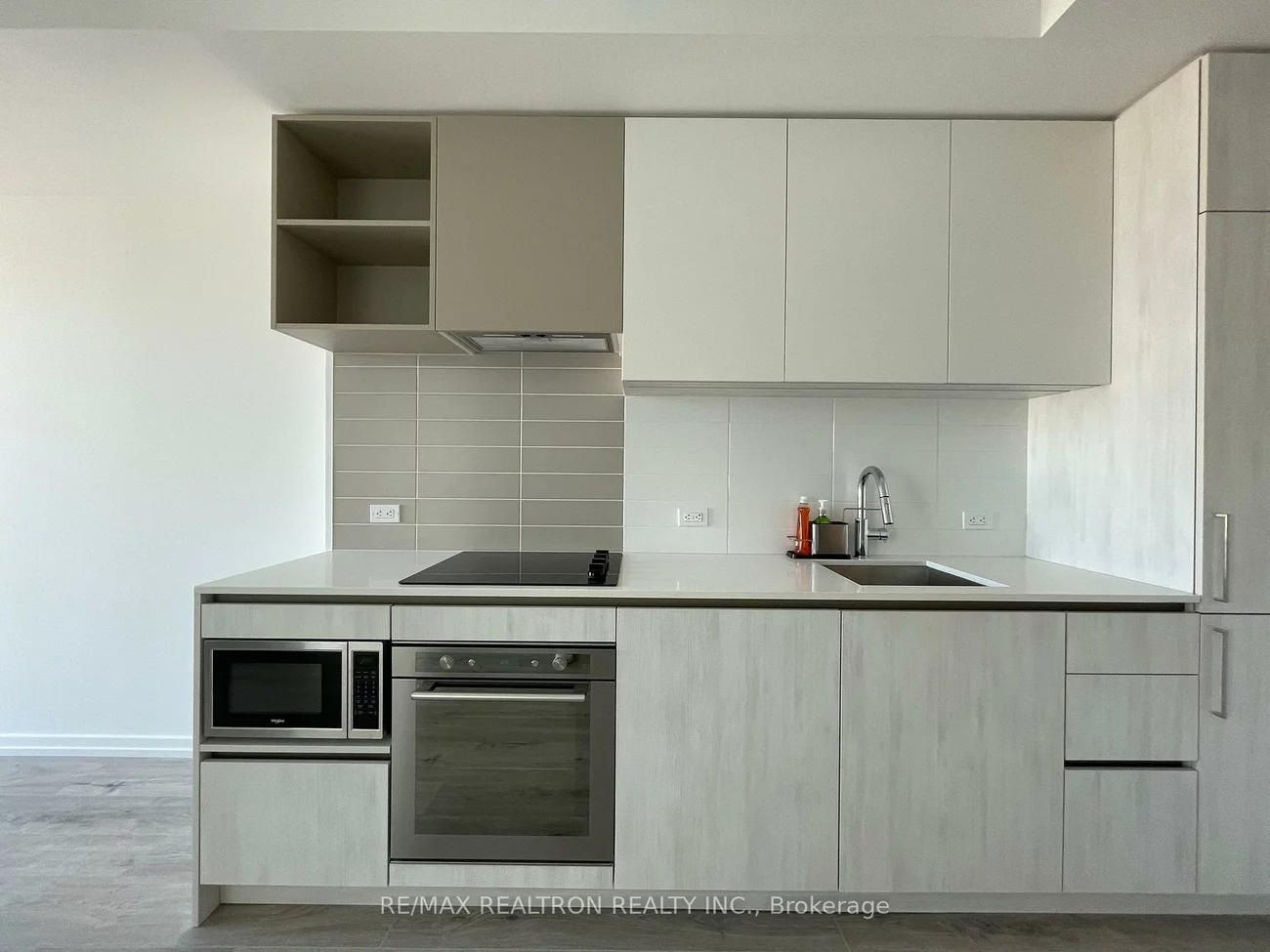 1000, Portage, Vaughan Corporate Centre, Vaughan