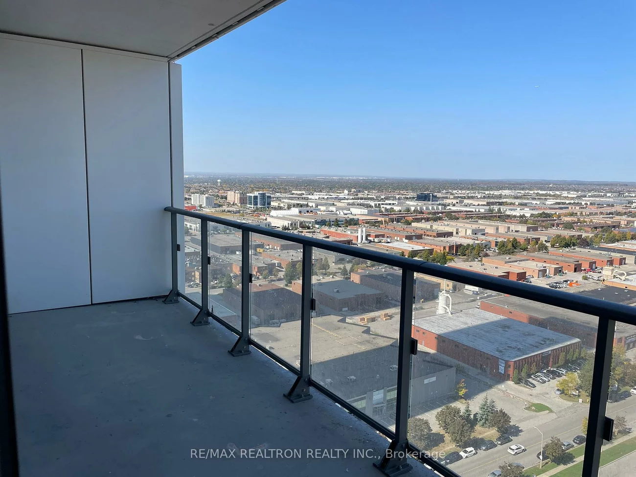 1000, Portage, Vaughan Corporate Centre, Vaughan