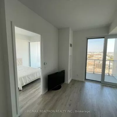 1000, Portage, Vaughan Corporate Centre, Vaughan