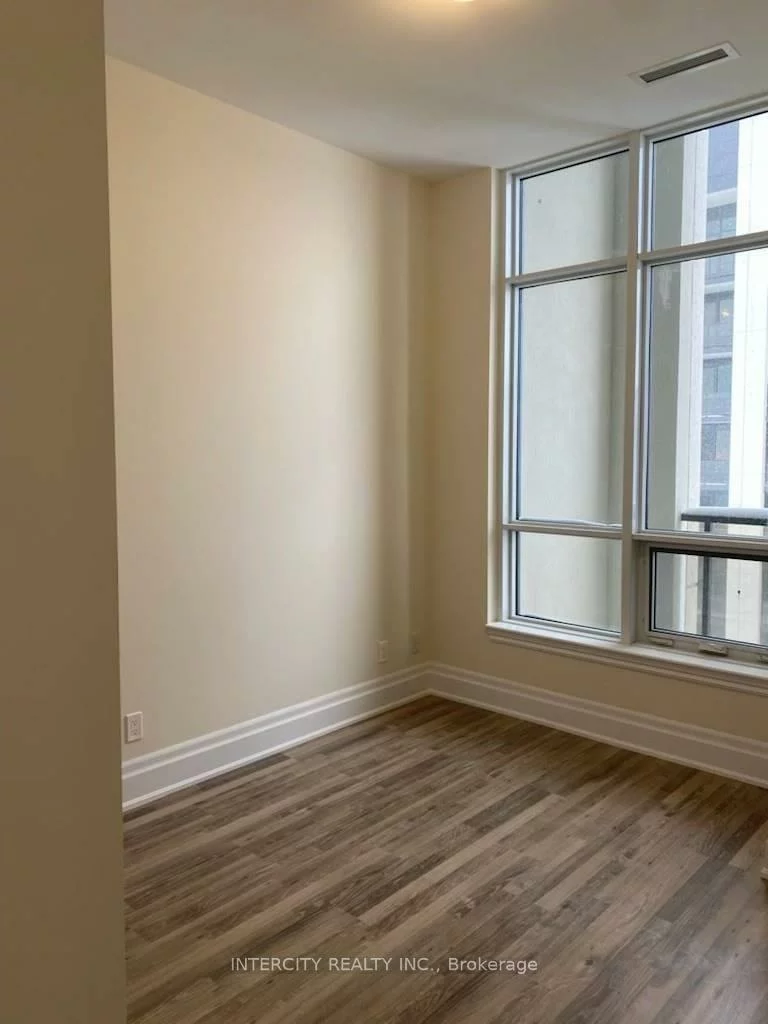 9085, Jane, Concord, Vaughan