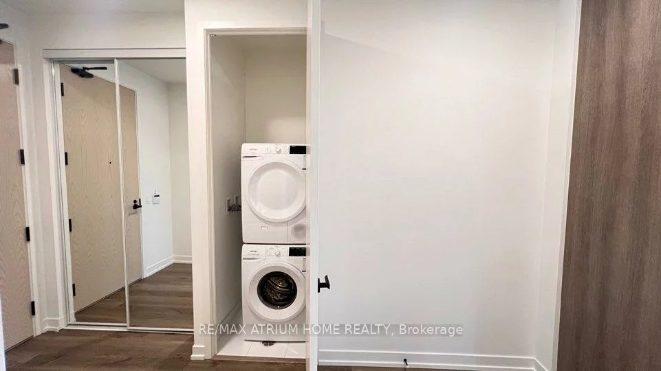 195, Commerce, Vaughan Corporate Centre, Vaughan