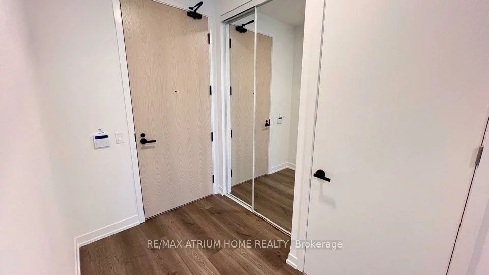 195, Commerce, Vaughan Corporate Centre, Vaughan