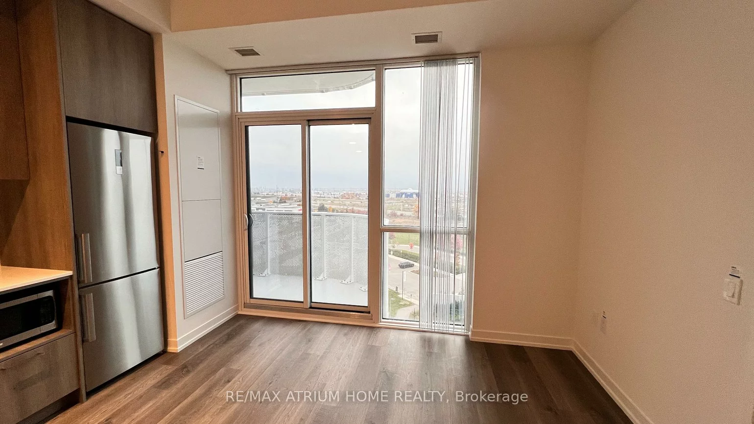 195, Commerce, Vaughan Corporate Centre, Vaughan