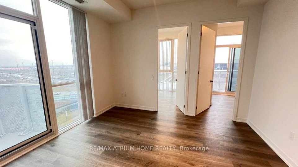 195, Commerce, Vaughan Corporate Centre, Vaughan