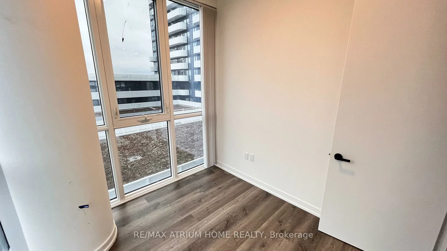 195, Commerce, Vaughan Corporate Centre, Vaughan