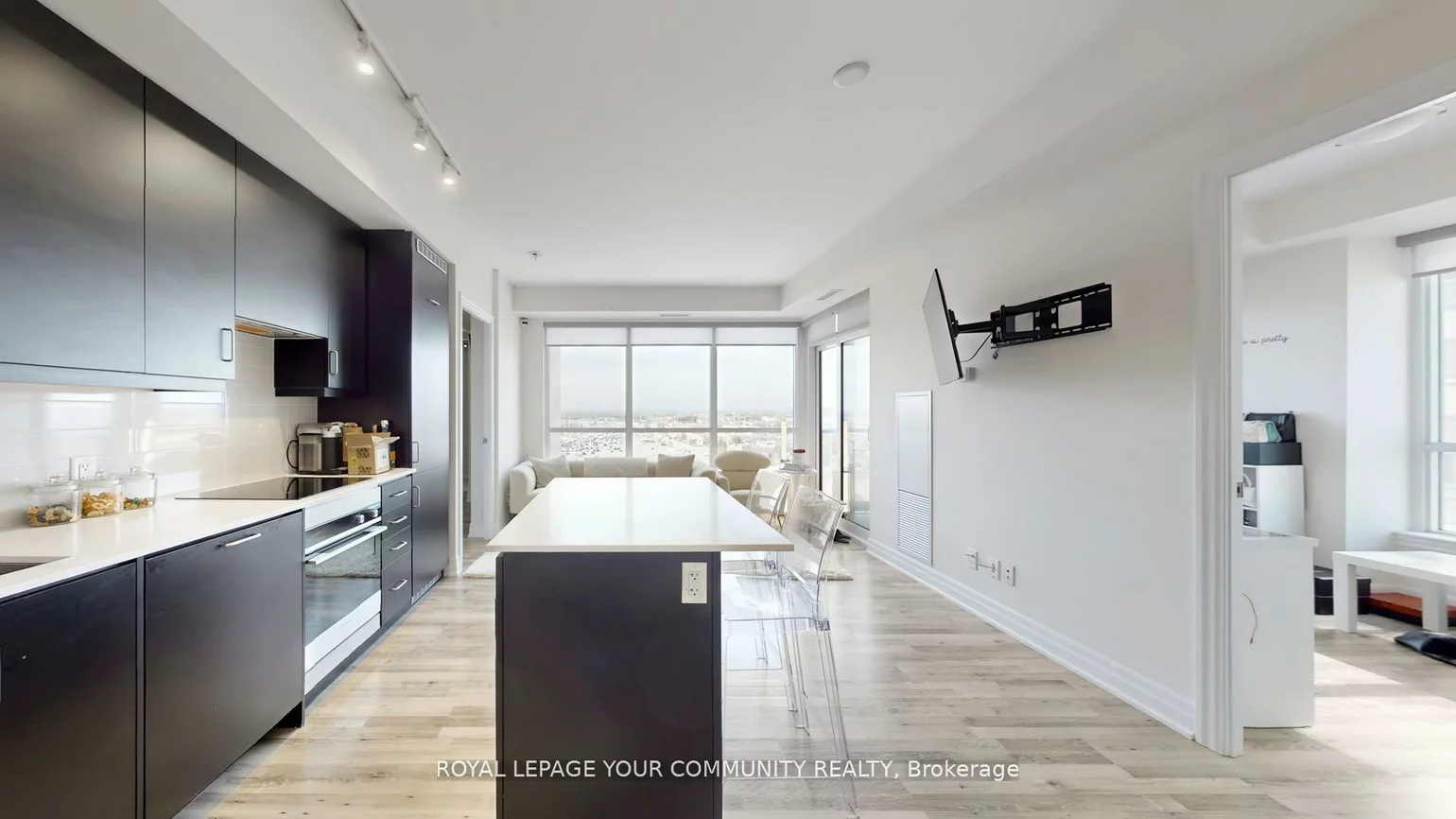 9075, Jane, Concord, Vaughan