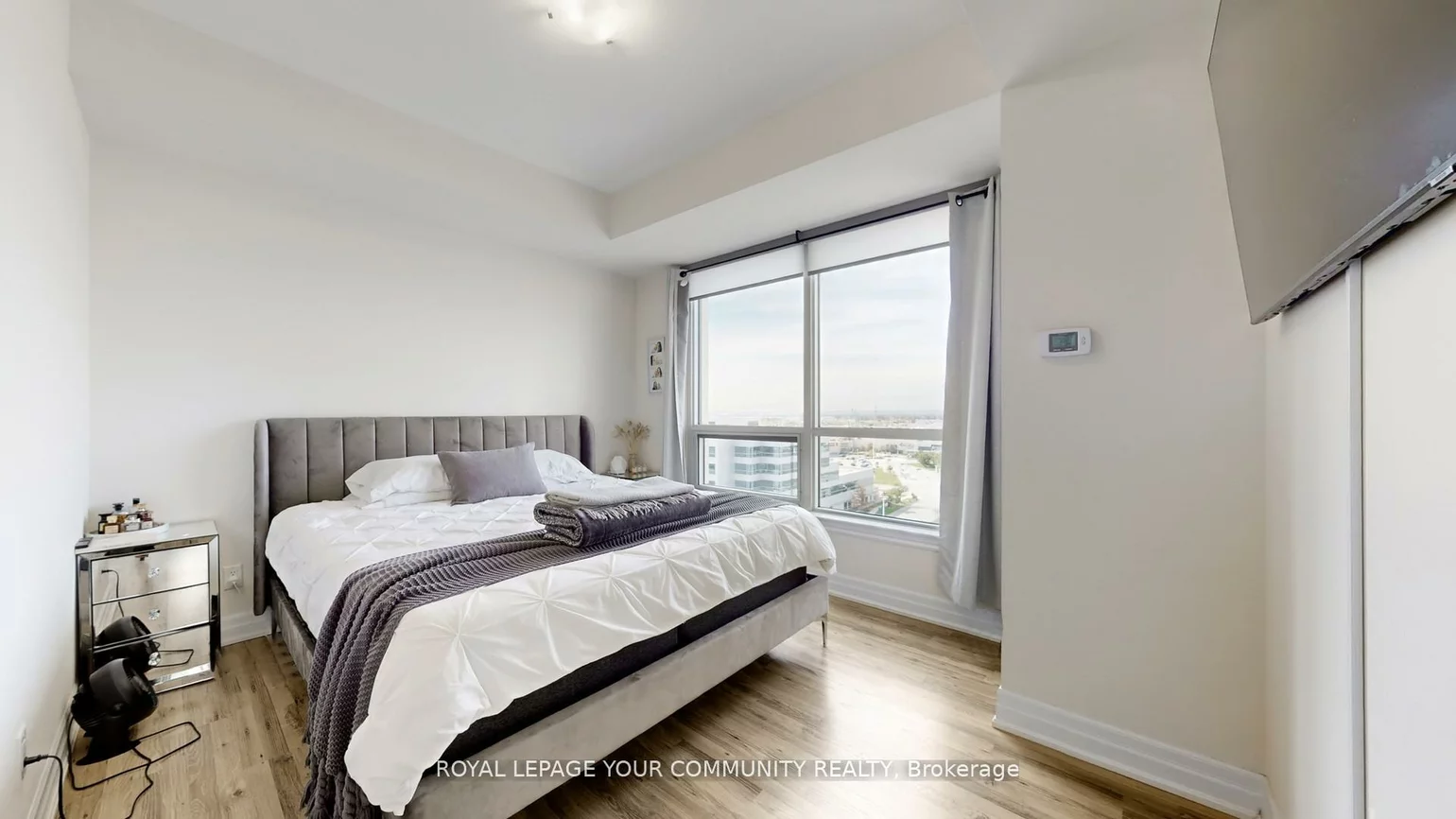 9075, Jane, Concord, Vaughan