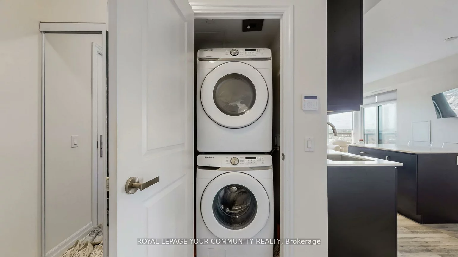 9075, Jane, Concord, Vaughan