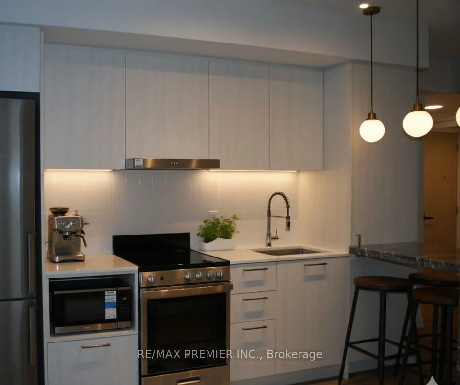 195, Commerce, Vaughan Corporate Centre, Vaughan