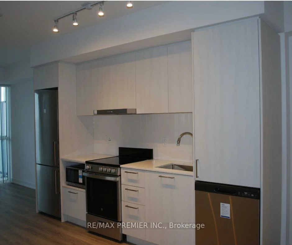 195, Commerce, Vaughan Corporate Centre, Vaughan