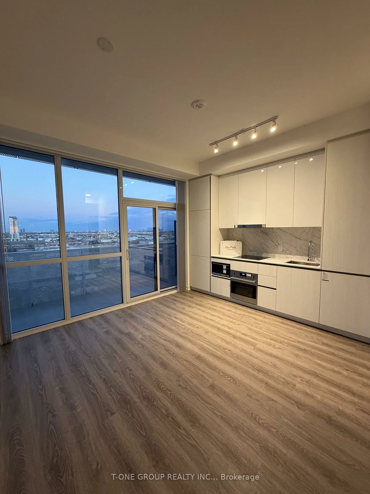 8, Interchange, Vaughan Corporate Centre, Vaughan