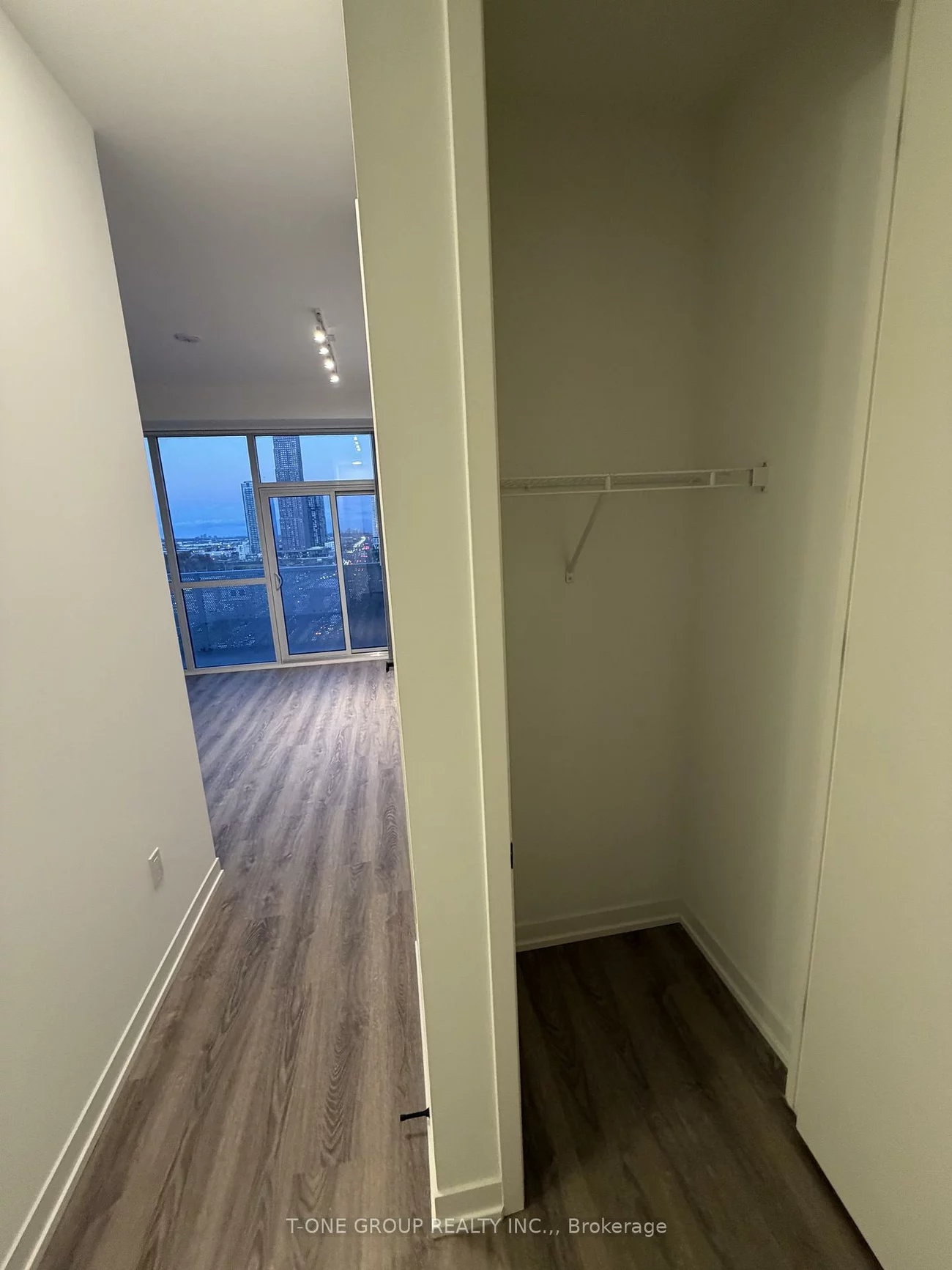 8, Interchange, Vaughan Corporate Centre, Vaughan