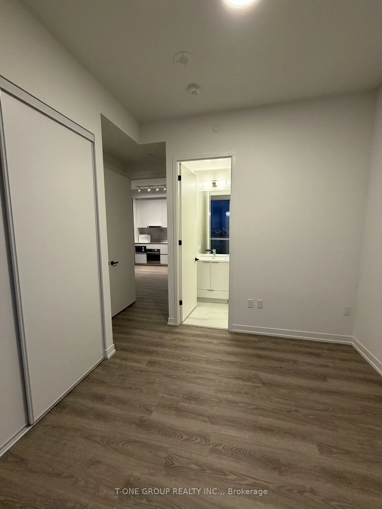 8, Interchange, Vaughan Corporate Centre, Vaughan