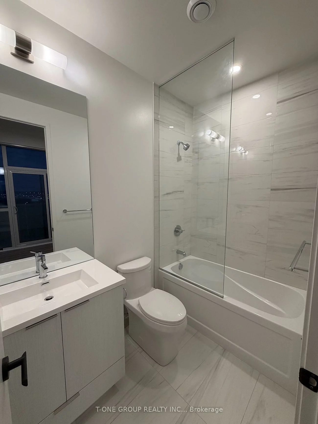 8, Interchange, Vaughan Corporate Centre, Vaughan