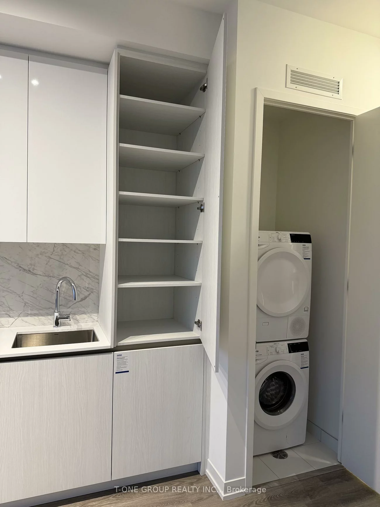 8, Interchange, Vaughan Corporate Centre, Vaughan