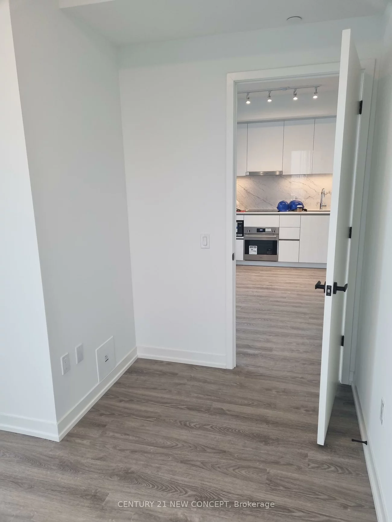 8, Interchange, Vaughan Corporate Centre, Vaughan