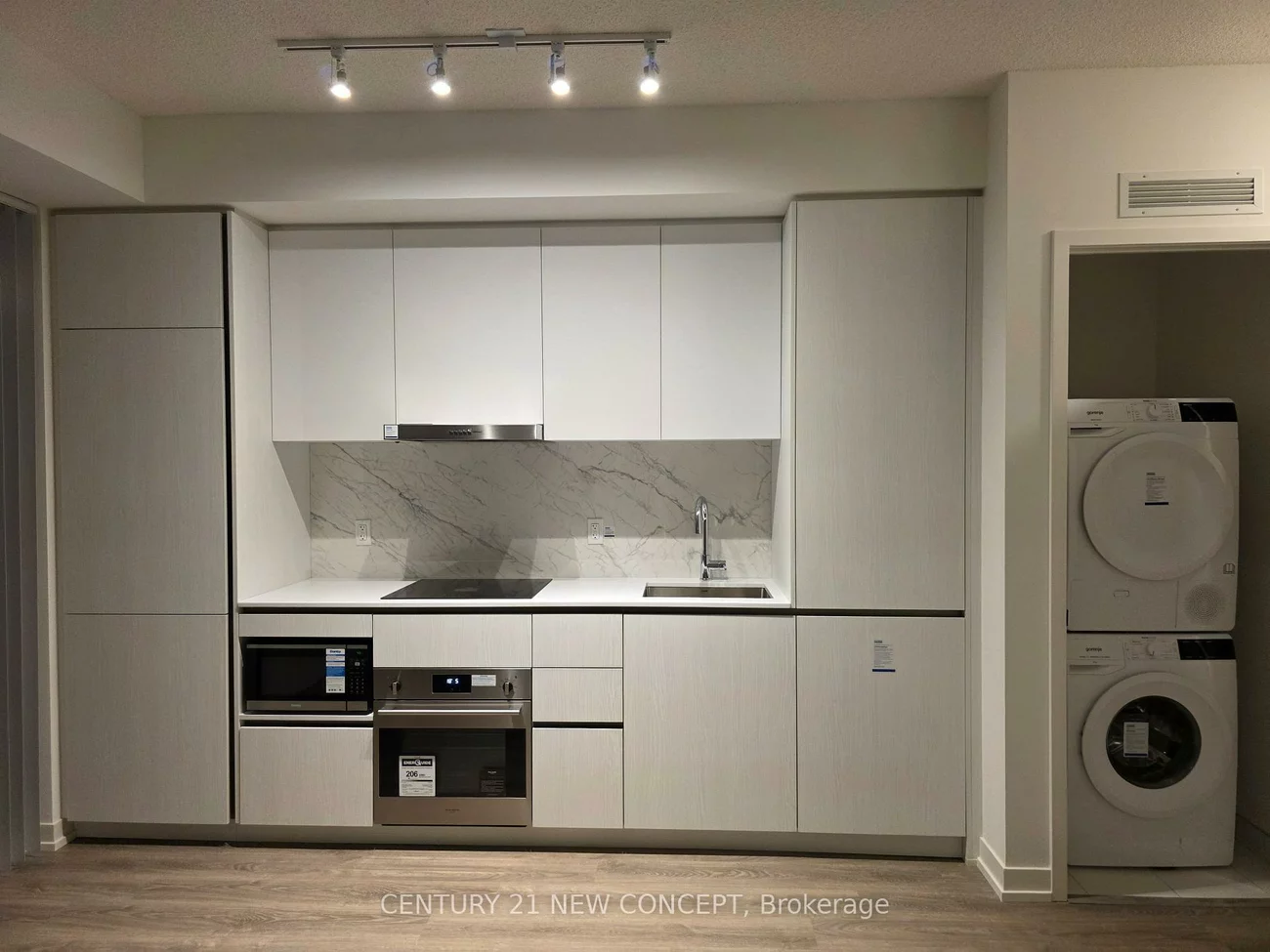 8, Interchange, Vaughan Corporate Centre, Vaughan