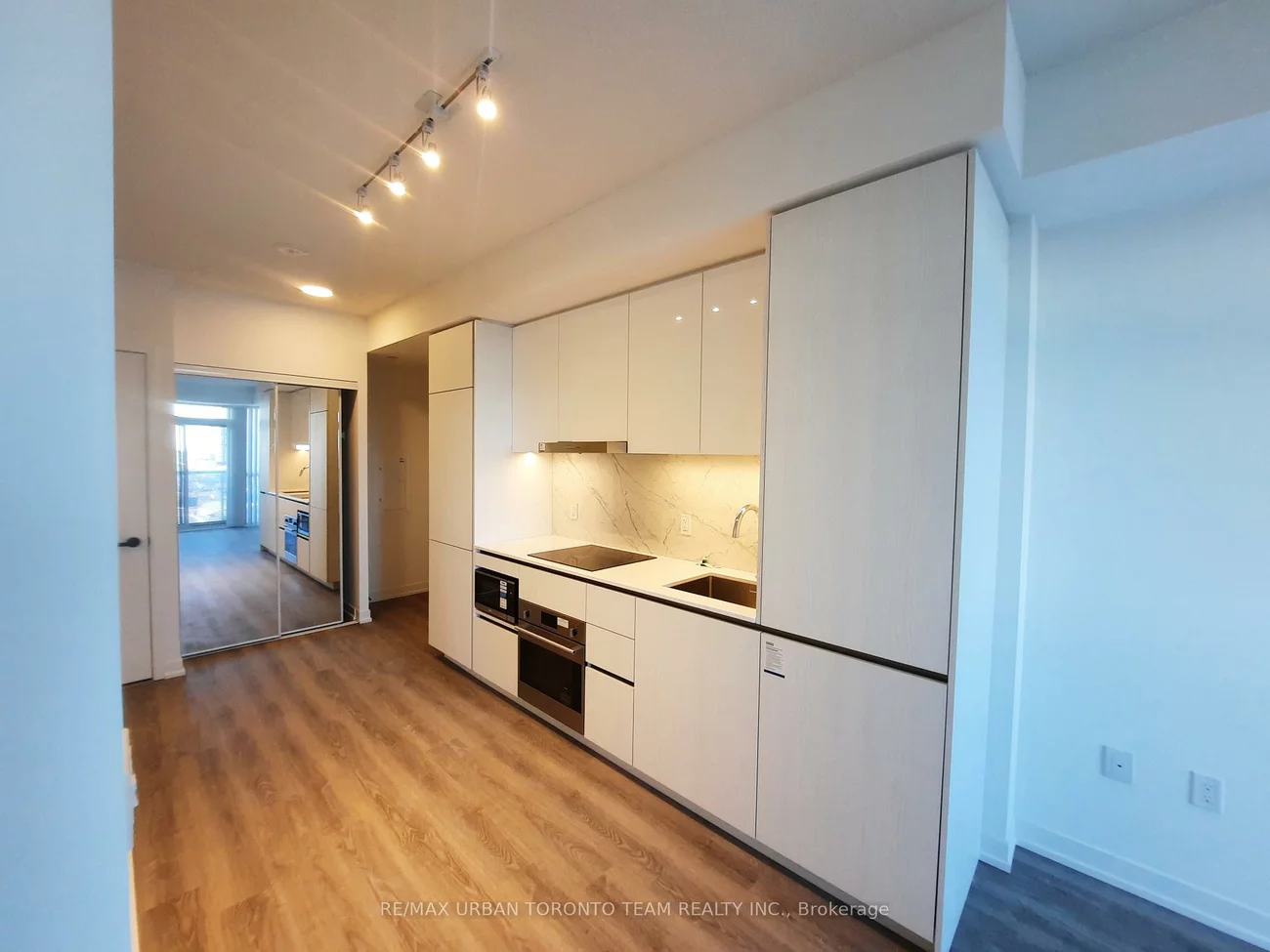 8, Interchange, Vaughan Corporate Centre, Vaughan