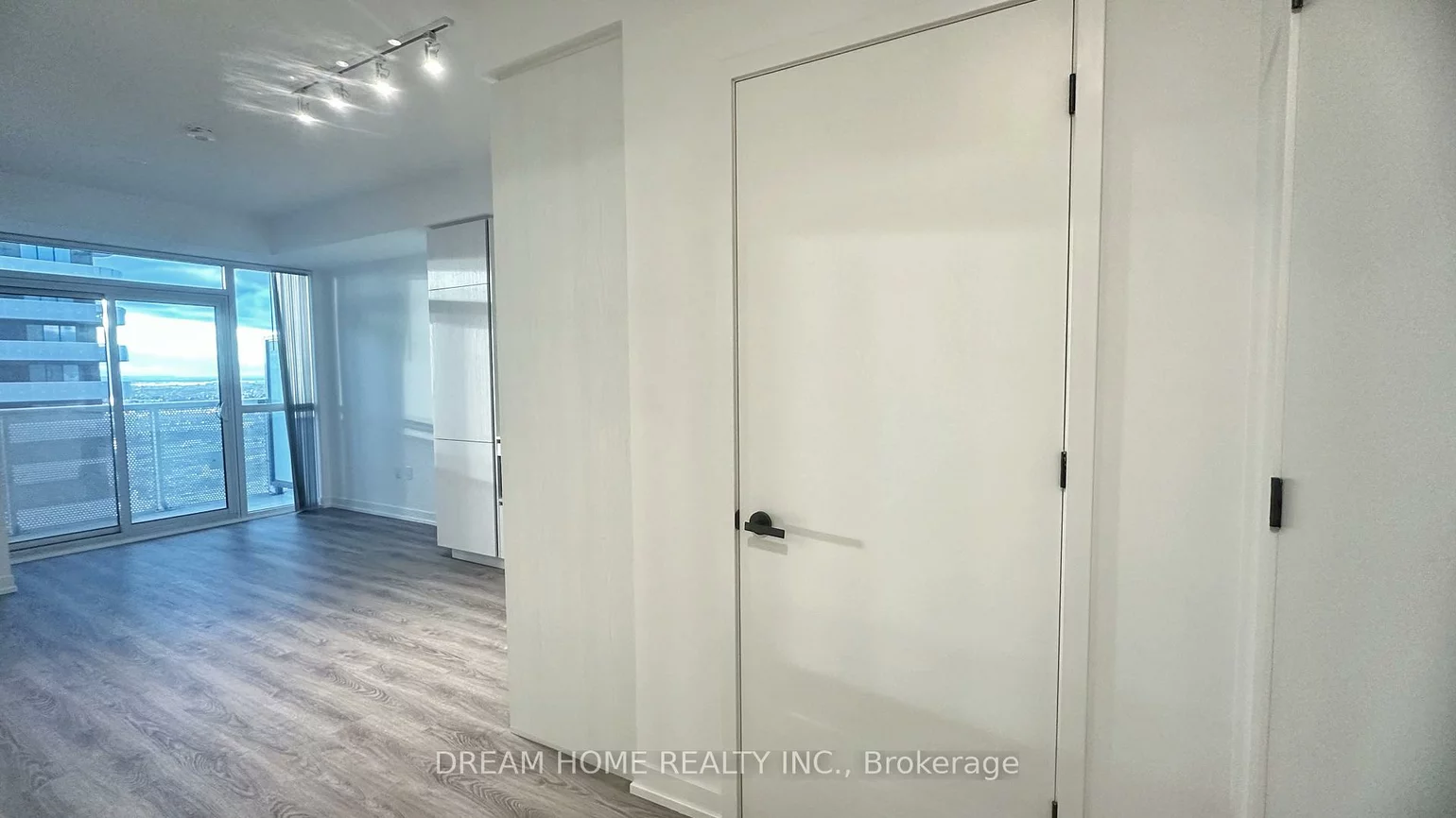 8, Interchange, Vaughan Corporate Centre, Vaughan