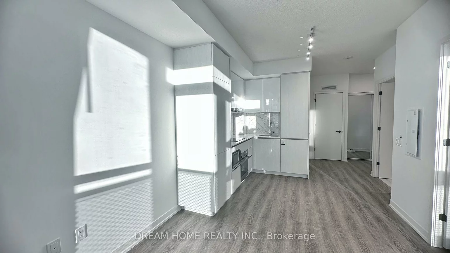 8, Interchange, Vaughan Corporate Centre, Vaughan