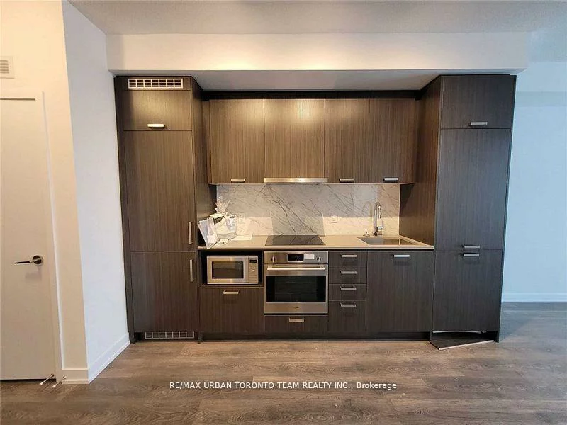 10, Honeycrisp, Vaughan Corporate Centre, Vaughan