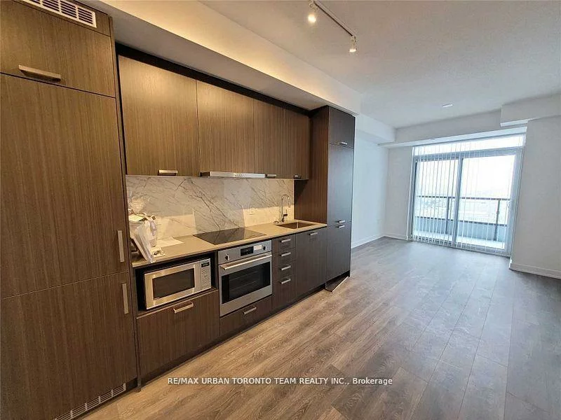 10, Honeycrisp, Vaughan Corporate Centre, Vaughan