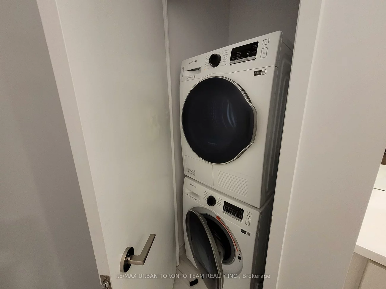 38, Honeycrisp, Vaughan Corporate Centre, Vaughan