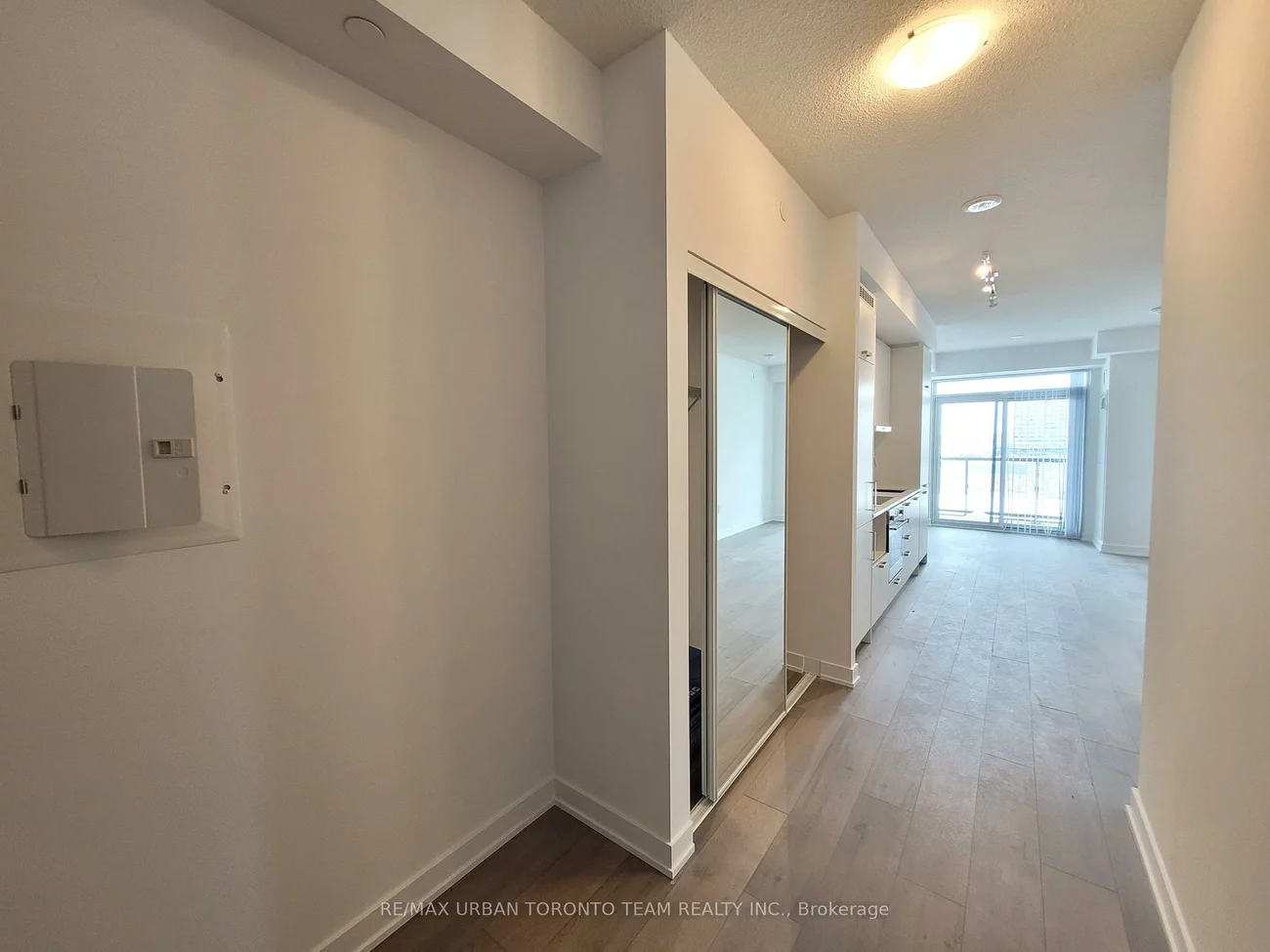 38, Honeycrisp, Vaughan Corporate Centre, Vaughan