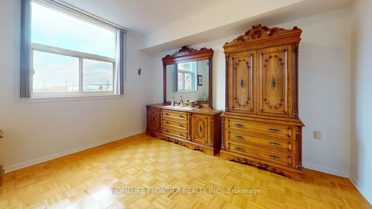 2502, Rutherford, Maple, Vaughan