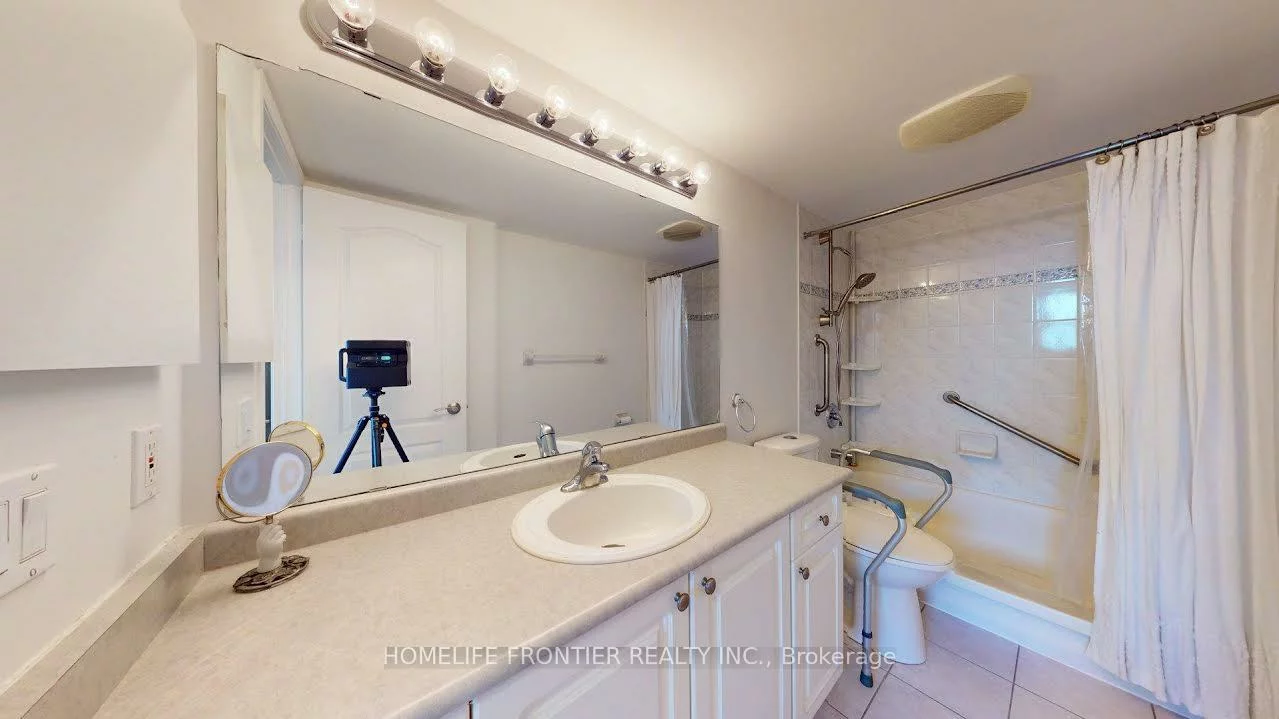 2502, Rutherford, Maple, Vaughan