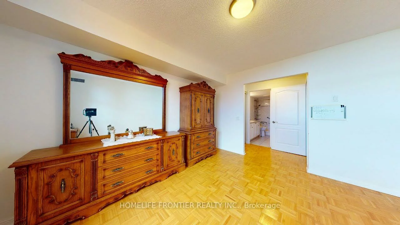 2502, Rutherford, Maple, Vaughan