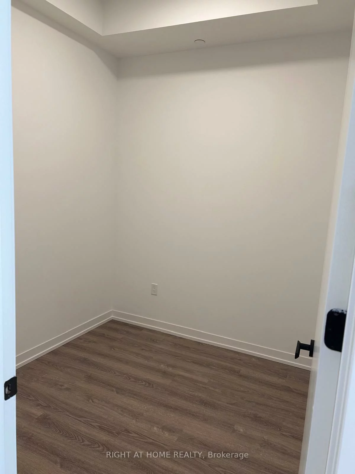 8, Interchange, Vaughan Corporate Centre, Vaughan