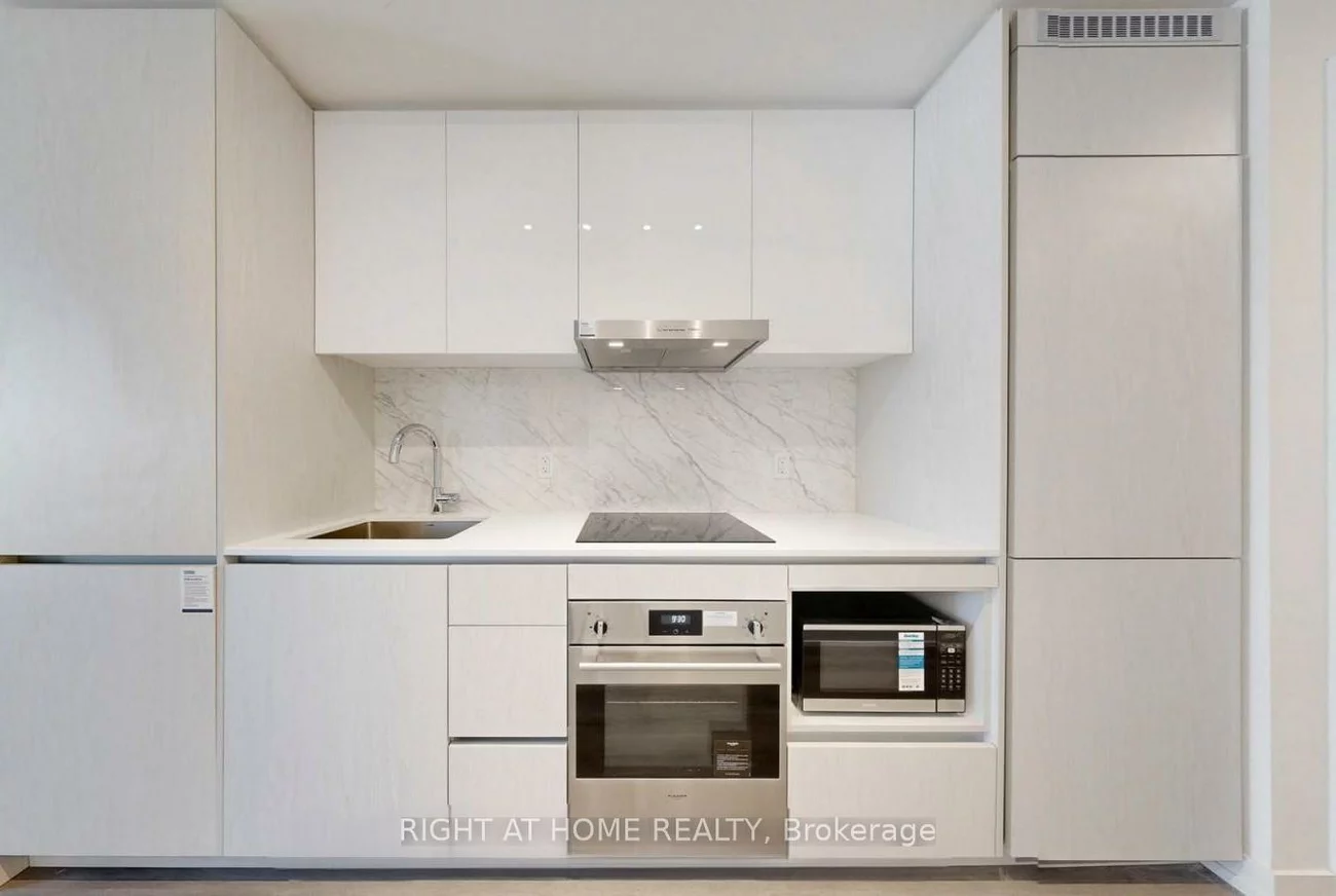 8, Interchange, Vaughan Corporate Centre, Vaughan