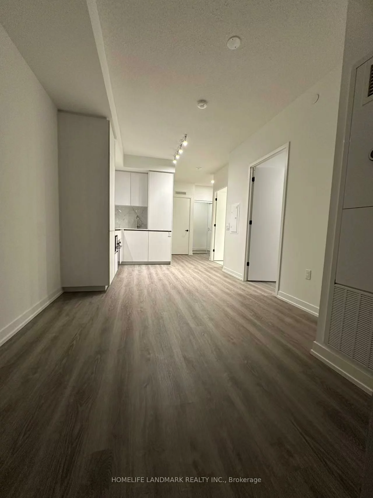 8, Interchange, Vaughan Corporate Centre, Vaughan