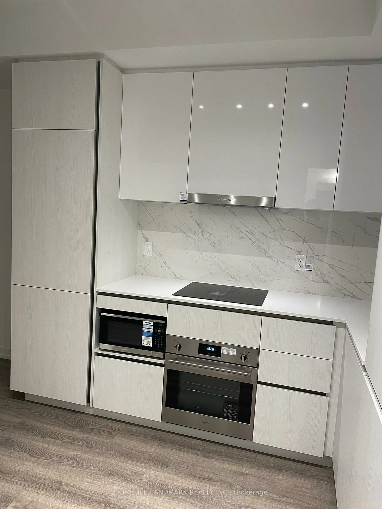 8, Interchange, Vaughan Corporate Centre, Vaughan