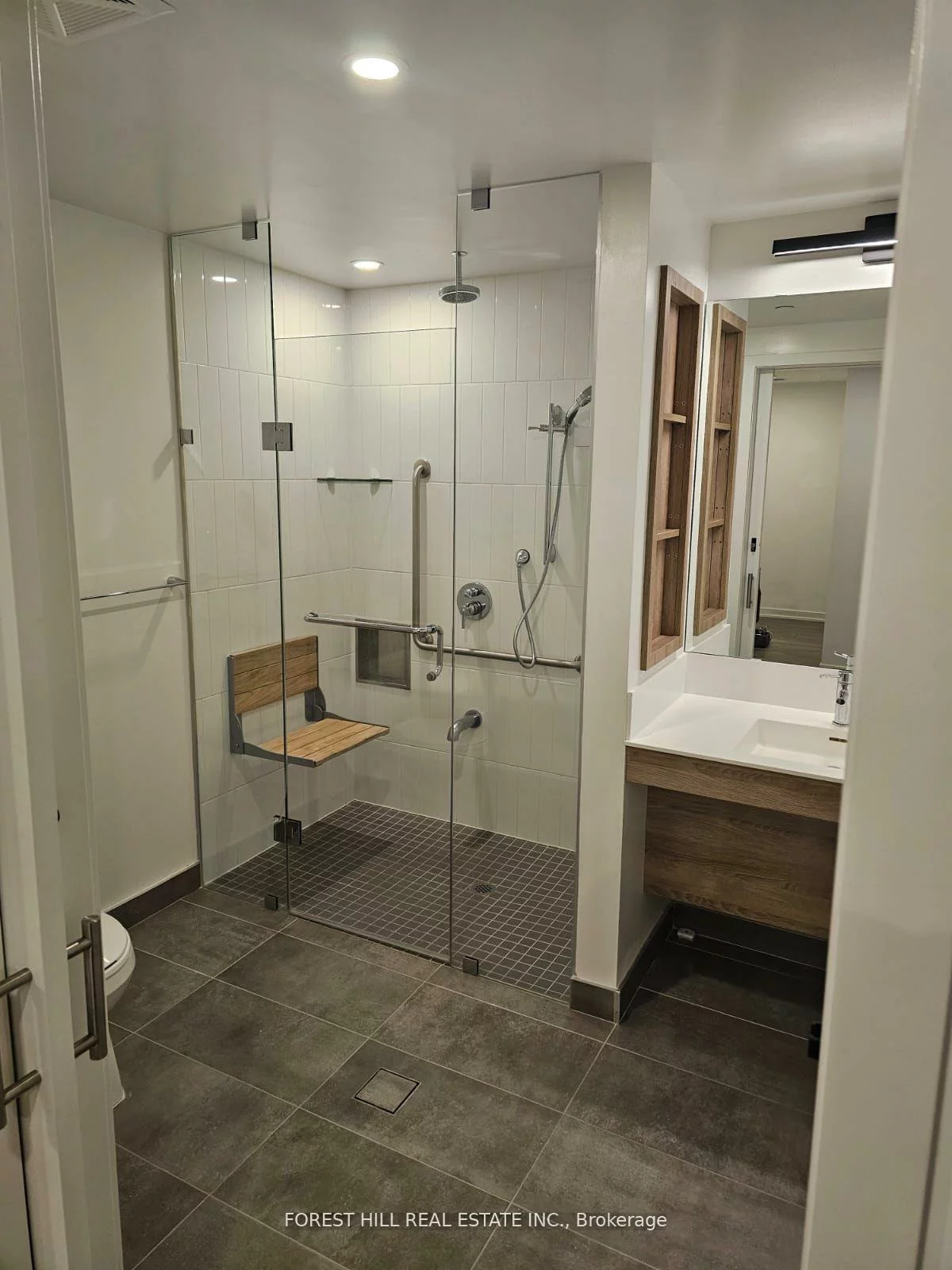 7950, Bathurst, Beverley Glen, Vaughan