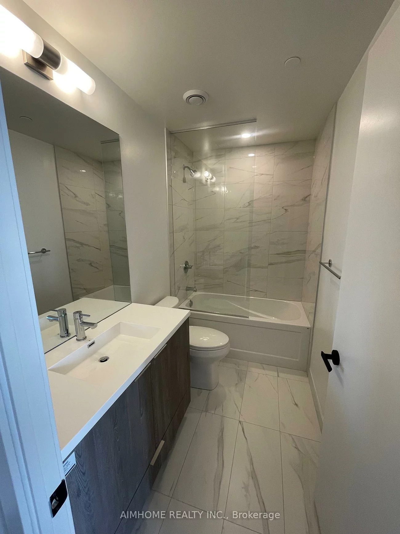 8, Interchange, Vaughan Corporate Centre, Vaughan