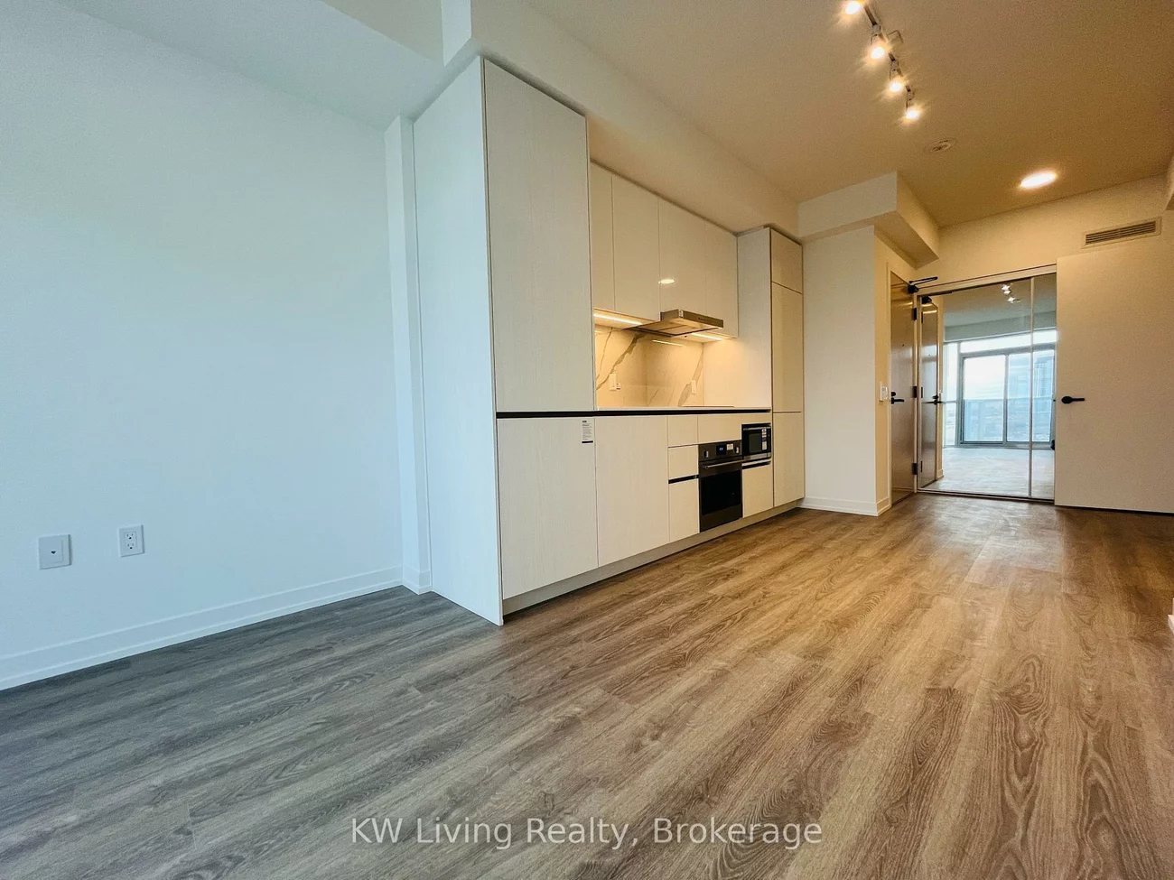 8, Interchange, Vaughan Corporate Centre, Vaughan