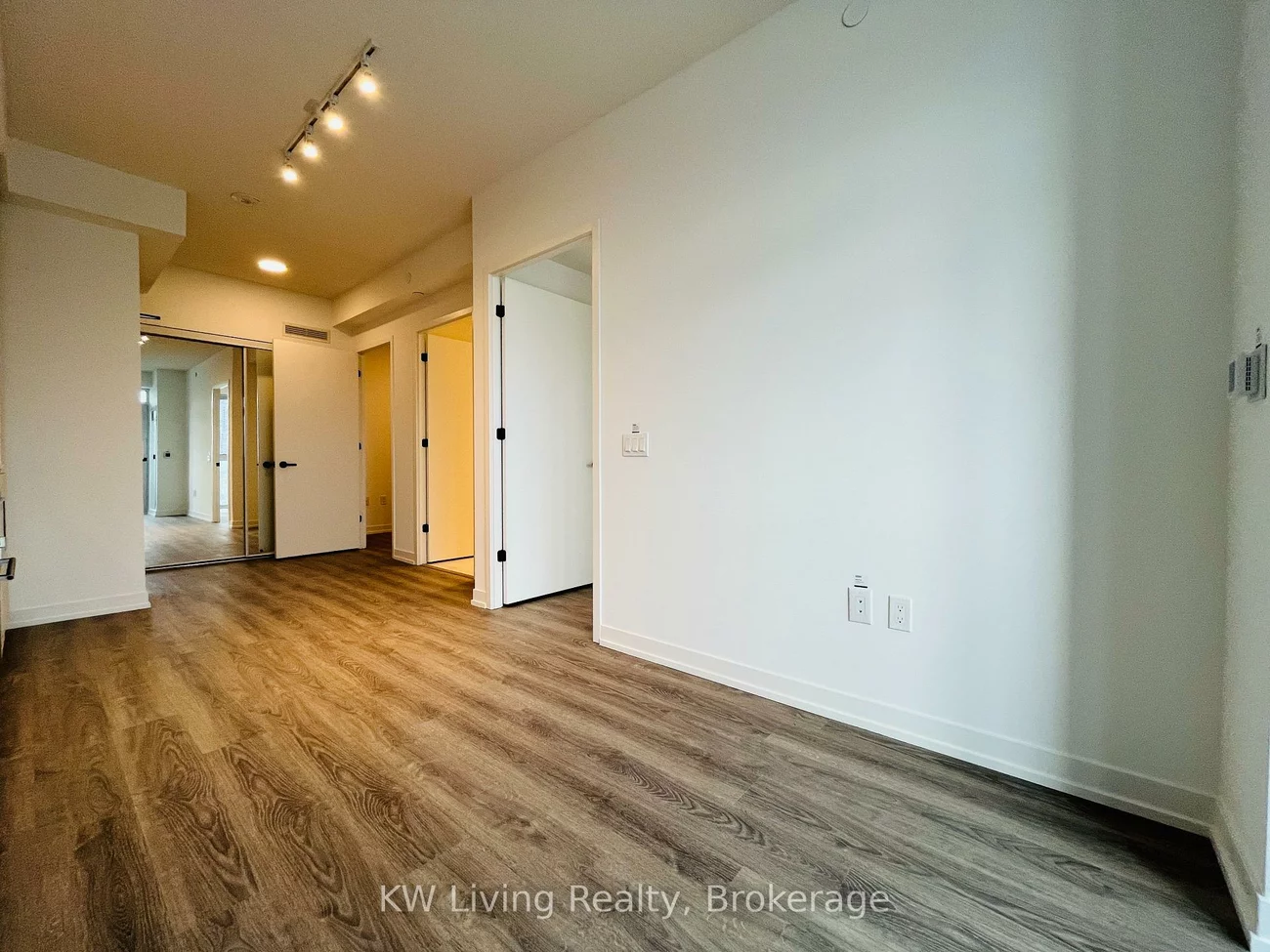 8, Interchange, Vaughan Corporate Centre, Vaughan