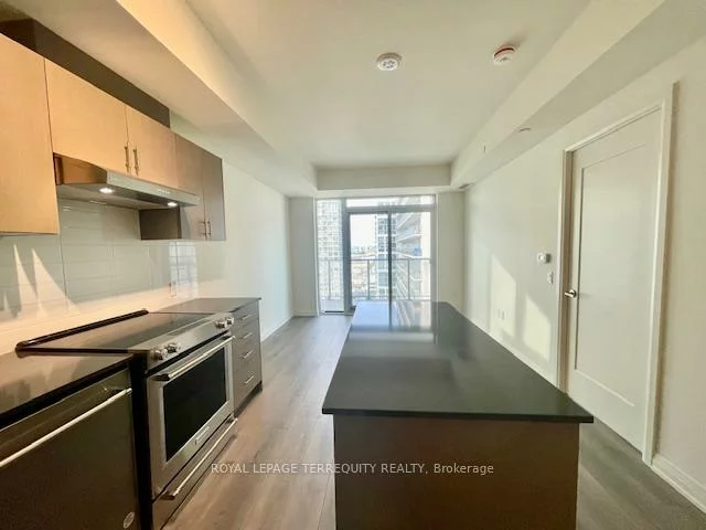 8960, Jane, Concord, Vaughan