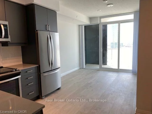 7895, Jane, Vaughan Grove, Vaughan