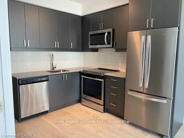 7895, Jane, Vaughan Grove, Vaughan